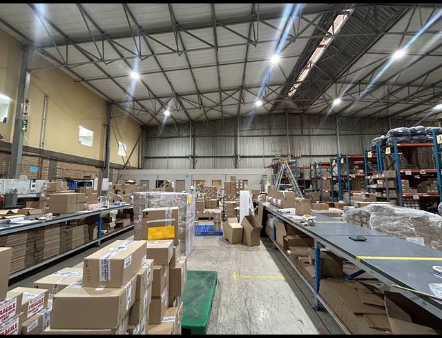1,600M² WAREHOUSE TO LET IN SPARTAN